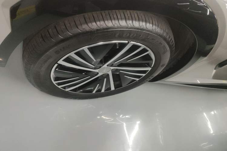 Used Lynk & Co 08 EM-P 2023 245km Ultra-Long Range Halo Exterior 4
