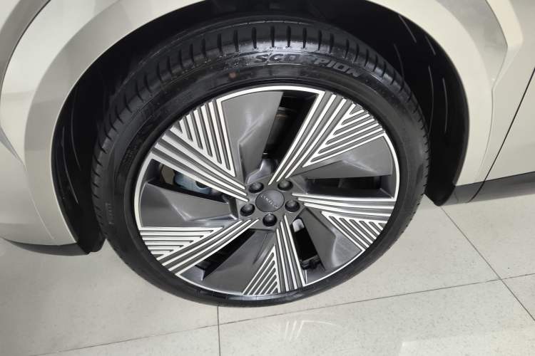 Used Lynk & Co 08 EM-P 2023 245km Ultra-Long Range Halo Exterior 7