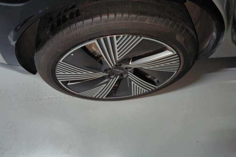 Used Lynk & Co 08 EM-P 2023 120km Long-Range Halo Exterior 8