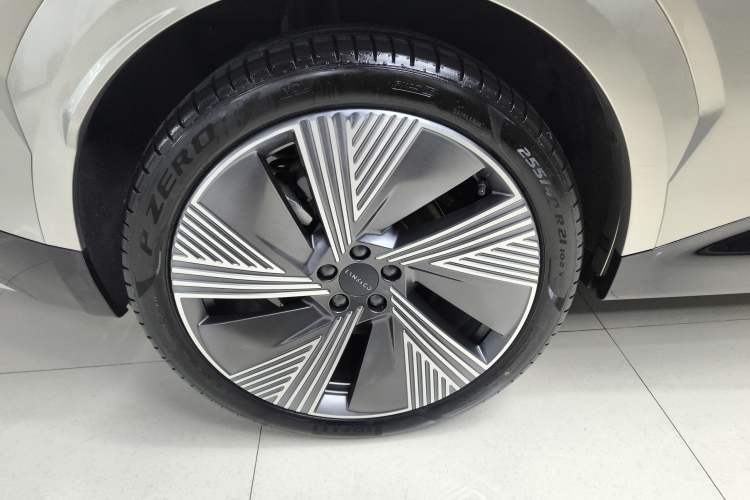 Used Lynk & Co 08 EM-P 2023 245km Ultra-Long Range Halo Exterior 8