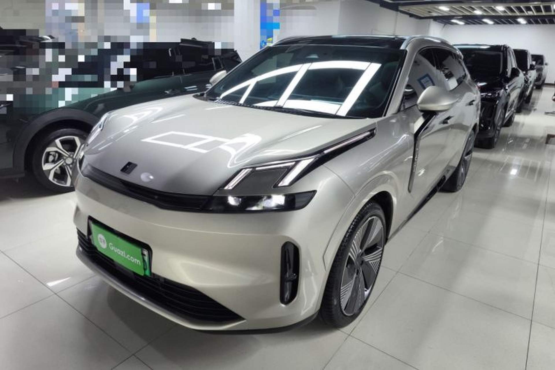 Used Lynk & Co 08 EM-P 2023 245km Ultra-Long Range Halo Front Left 45 Deg