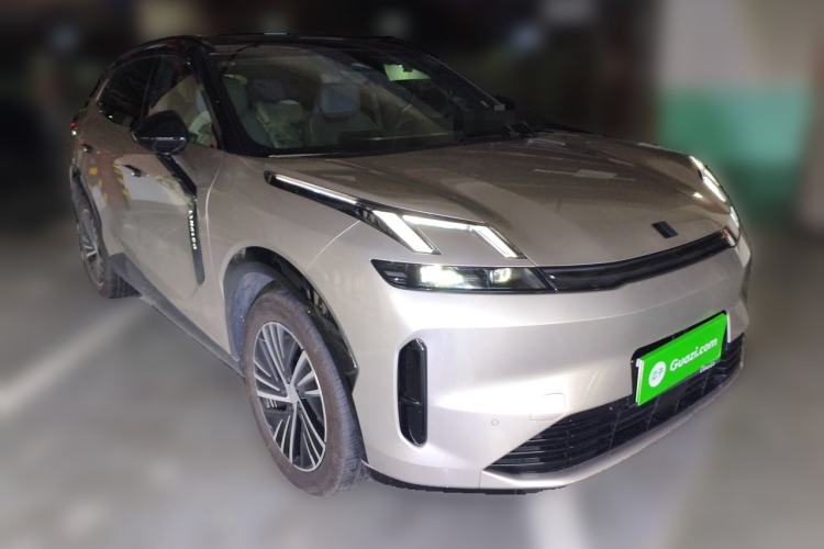Used Lynk & Co 08 EM-P 2023 220km All-Wheel-Drive Performance Halo Front Right 45 Deg