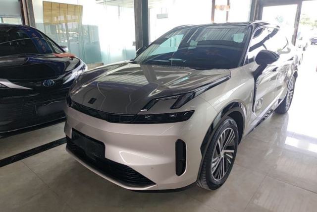 Used Lynk & Co 08 EM-P 2023 120km Long-Range Halo