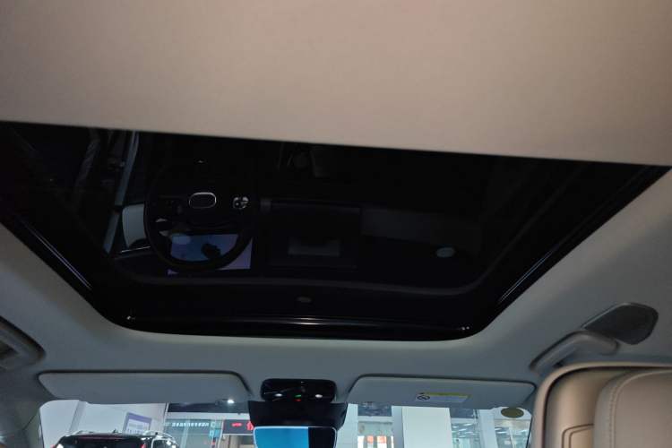 Used Lynk & Co 08 EM-P 2023 245km Ultra-Long Range Halo Headliner