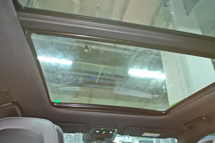 Used Lynk & Co 08 EM-P 2023 120km Long-Range Halo Headliner