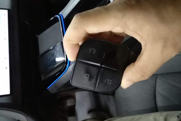 Used Lynk & Co 08 EM-P 2023 245km Ultra-Long Range Halo Interior 1