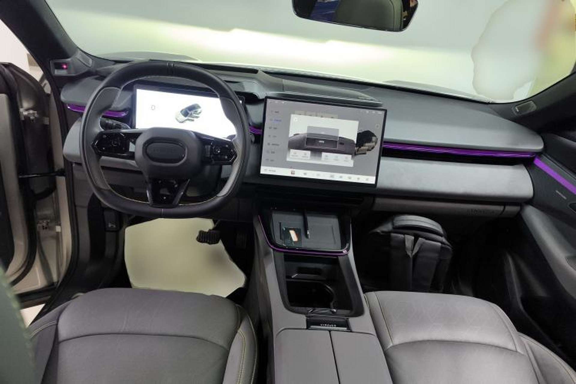 Used Lynk & Co 08 EM-P 2023 245km Ultra-Long Range Halo Interior 2