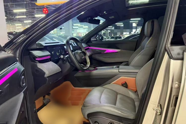 Used Lynk & Co 08 EM-P 2023 245km Ultra-Long Range Halo Interior 2