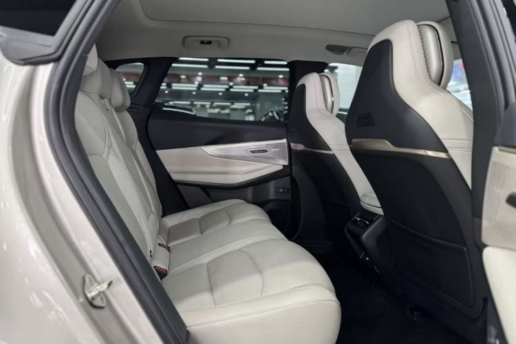 Used Lynk & Co 08 EM-P 2023 245km Ultra-Long Range Halo Interior 3