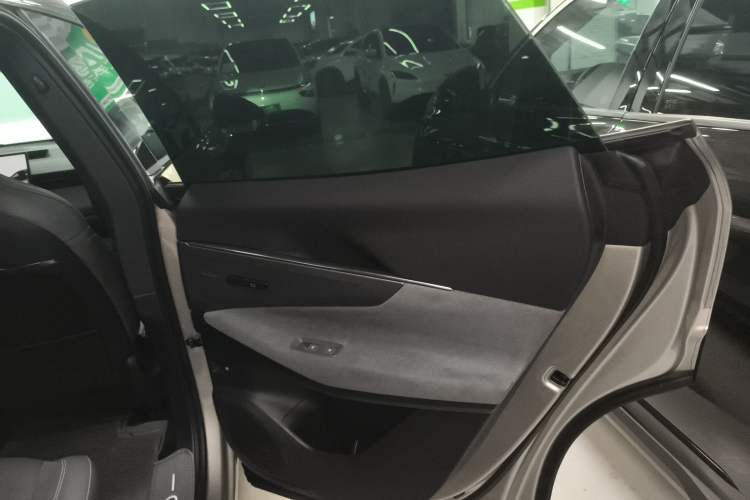 Used Lynk & Co 08 EM-P 2023 120km Long-Range Halo Interior 3