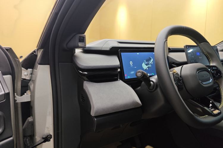 Used Lynk & Co 08 EM-P 2023 120km Long-Range Halo Interior 3