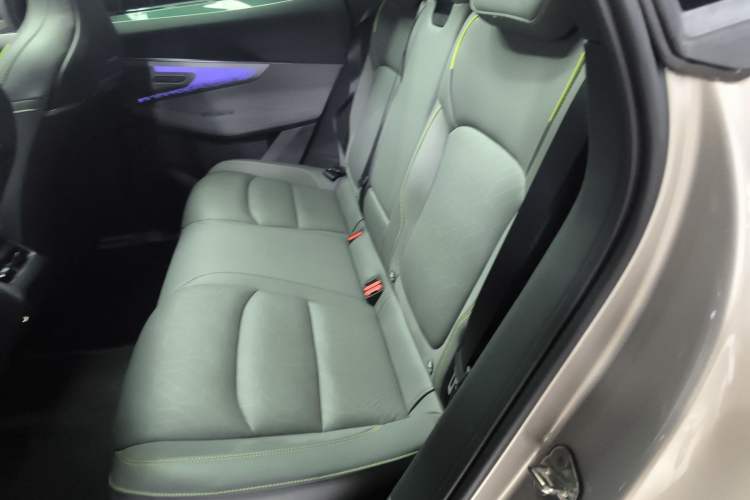 Used Lynk & Co 08 EM-P 2023 245km Ultra-Long Range Halo Interior 4