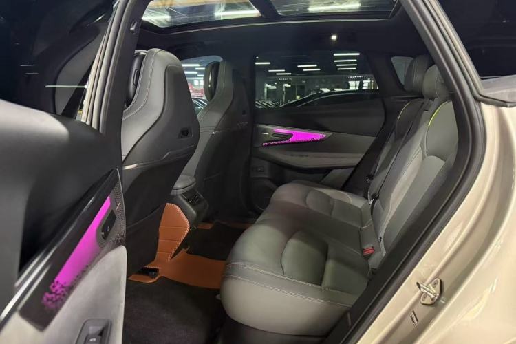 Used Lynk & Co 08 EM-P 2023 245km Ultra-Long Range Halo Interior 4