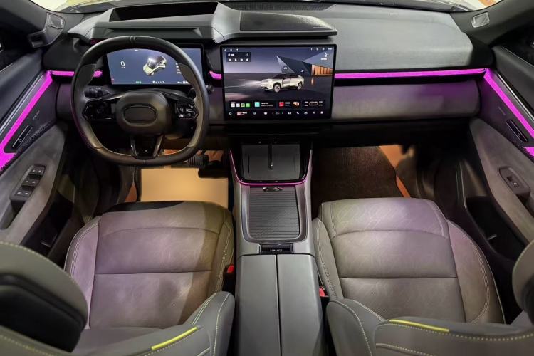 Used Lynk & Co 08 EM-P 2023 245km Ultra-Long Range Halo Interior 5
