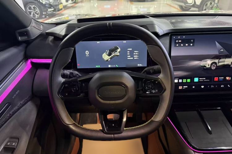 Used Lynk & Co 08 EM-P 2023 245km Ultra-Long Range Halo Interior 6