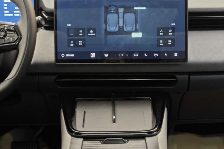 Used Lynk & Co 08 EM-P 2023 120km Long-Range Halo Interior 7