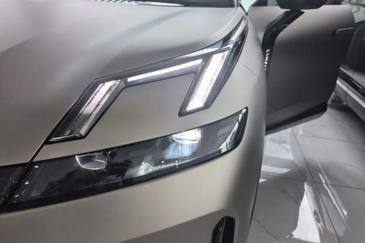 Used Lynk & Co 08 EM-P 2023 245km Ultra-Long Range Halo Left Front Headlight