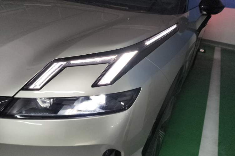 Used Lynk & Co 08 EM-P 2023 120km Long-Range Halo Left Front Headlight