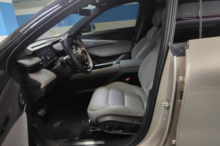 Used Lynk & Co 08 EM-P 2023 120km Long-Range Halo Left Front Seat