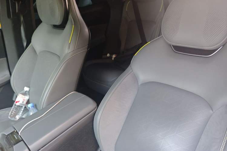 Used Lynk & Co 08 EM-P 2023 120km Long-Range Halo Left Front Seat