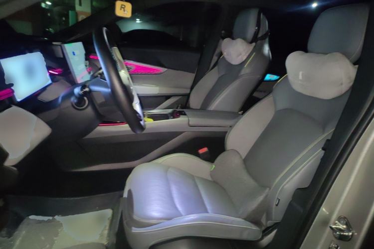 Used Lynk & Co 08 EM-P 2023 120km Long-Range Halo Left Front Seat