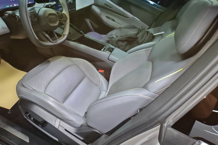 Used Lynk & Co 08 EM-P 2023 120km Long-Range Halo Left Front Seat