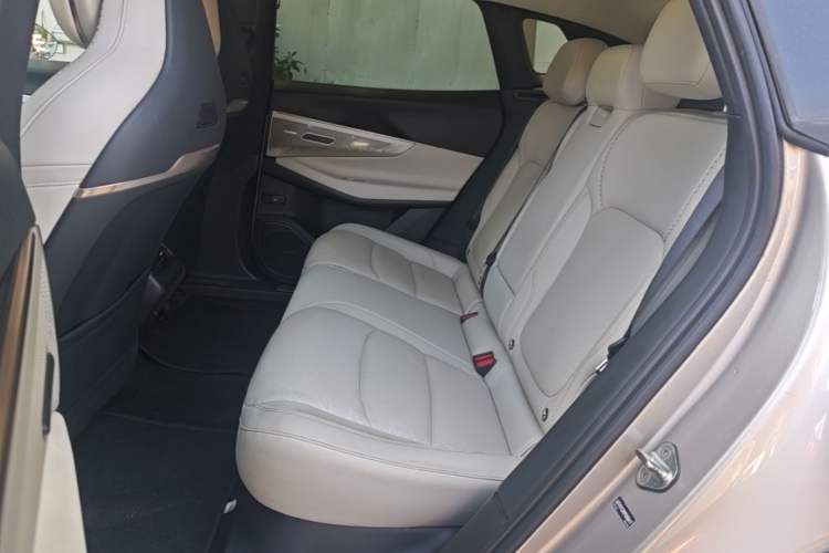 Used Lynk & Co 08 EM-P 2023 220km All-Wheel-Drive Performance Halo Left Rear Seat