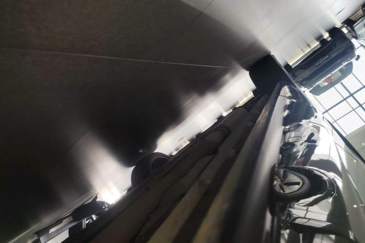 Used Lynk & Co 08 EM-P 2023 245km Ultra-Long Range Halo Left Side Sill