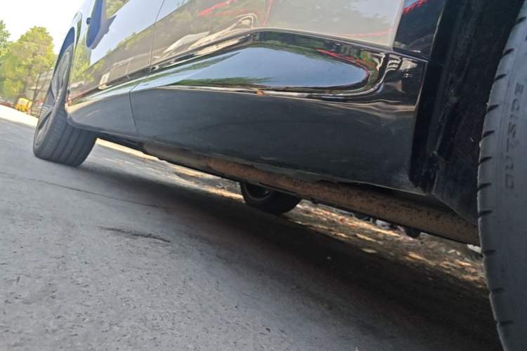 Used Lynk & Co 08 EM-P 2023 220km All-Wheel-Drive Performance Halo Left Side Sill
