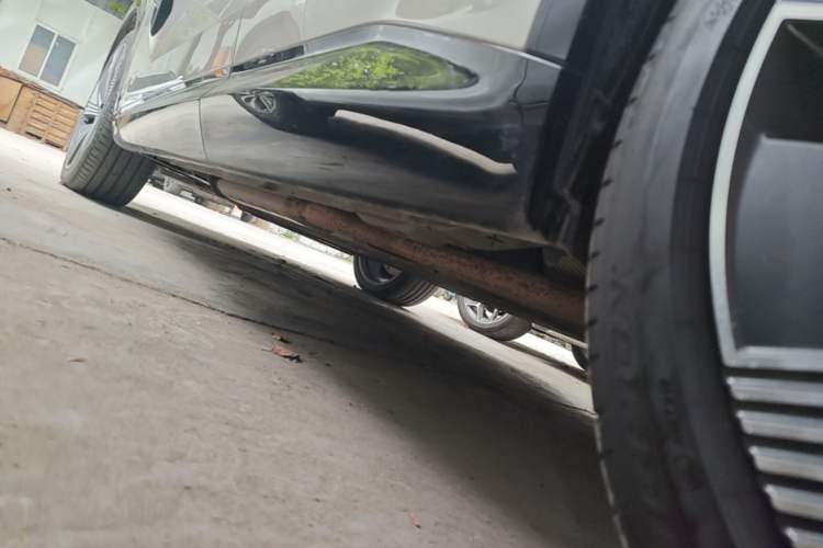 Used Lynk & Co 08 EM-P 2023 220km All-Wheel-Drive Performance Halo Left Side Sill