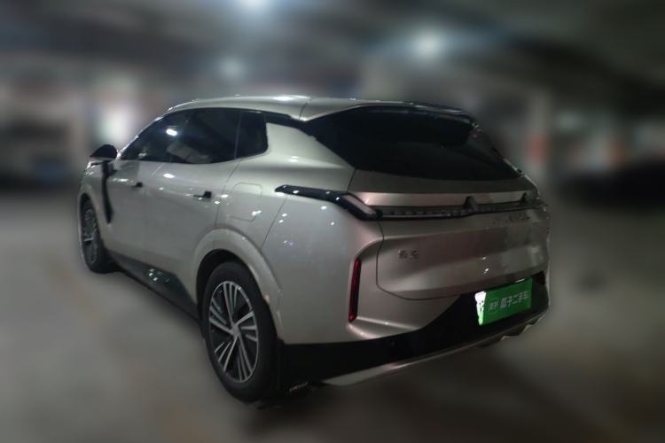Used Lynk & Co 08 EM-P 2023 120km Long-Range Halo Rear Left 45 Deg