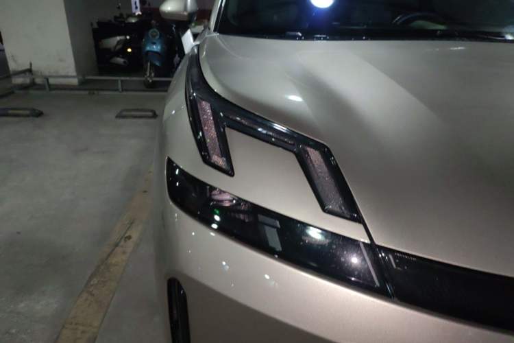 Used Lynk & Co 08 EM-P 2023 120km Long-Range Halo Right Front Headlight