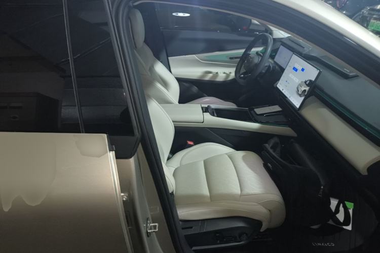 Used Lynk & Co 08 EM-P 2023 245km Ultra-Long Range Halo Right Front Seat