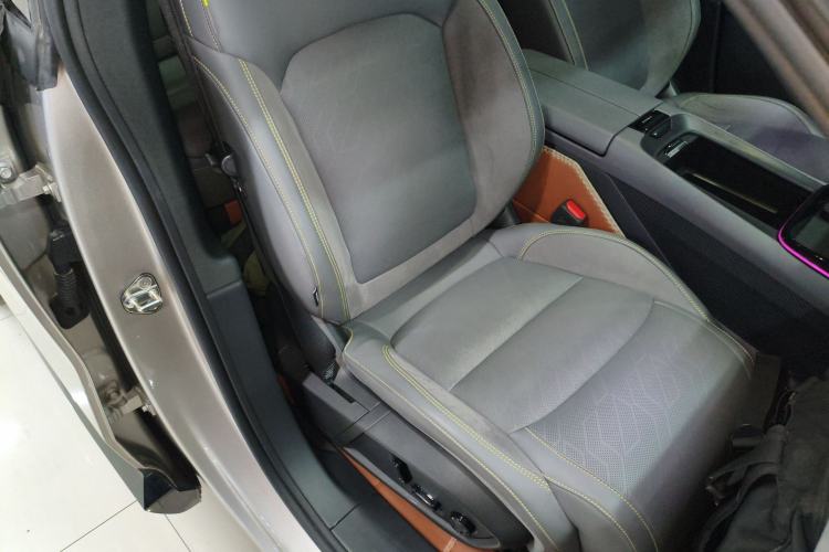 Used Lynk & Co 08 EM-P 2023 245km Ultra-Long Range Halo Right Front Seat