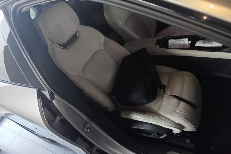 Used Lynk & Co 08 EM-P 2023 245km Ultra-Long Range Halo Right Front Seat