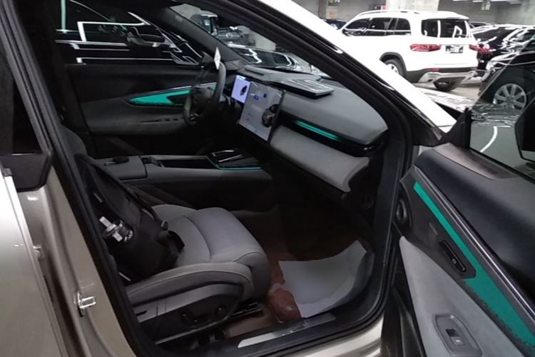 Used Lynk & Co 08 EM-P 2023 245km Ultra-Long Range Halo Right Front Seat