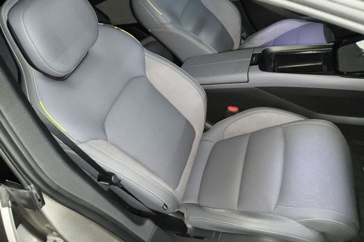 Used Lynk & Co 08 EM-P 2023 120km Long-Range Halo Right Front Seat
