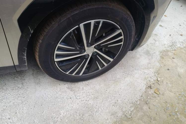 Used Lynk & Co 08 EM-P 2023 245km Ultra-Long Range Halo Right Front Wheel Hub