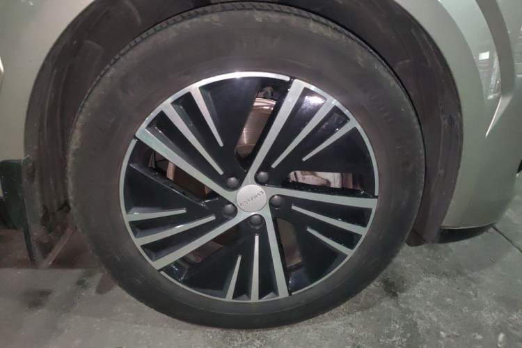Used Lynk & Co 08 EM-P 2023 120km Long-Range Halo Right Front Wheel Hub