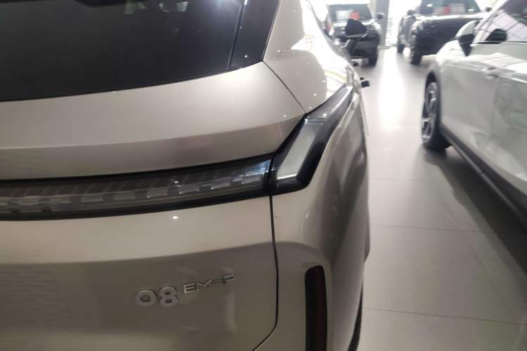 Used Lynk & Co 08 EM-P 2023 245km Ultra-Long Range Halo Right Rear Taillight
