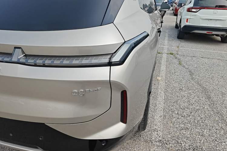 Used Lynk & Co 08 EM-P 2023 120km Long-Range Halo Right Rear Taillight