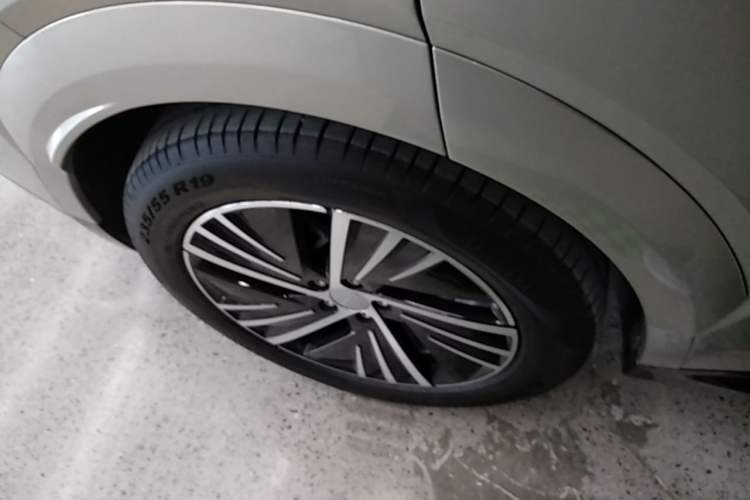 Used Lynk & Co 08 EM-P 2023 245km Ultra-Long Range Halo Right Rear Wheel Hub
