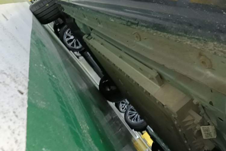 Used Lynk & Co 08 EM-P 2023 245km Ultra-Long Range Halo Right Side Sill