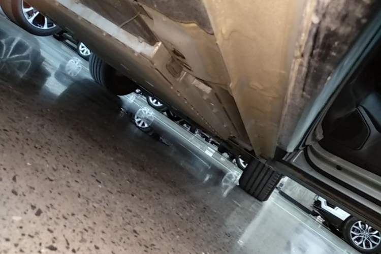 Used Lynk & Co 08 EM-P 2023 245km Ultra-Long Range Halo Right Side Sill