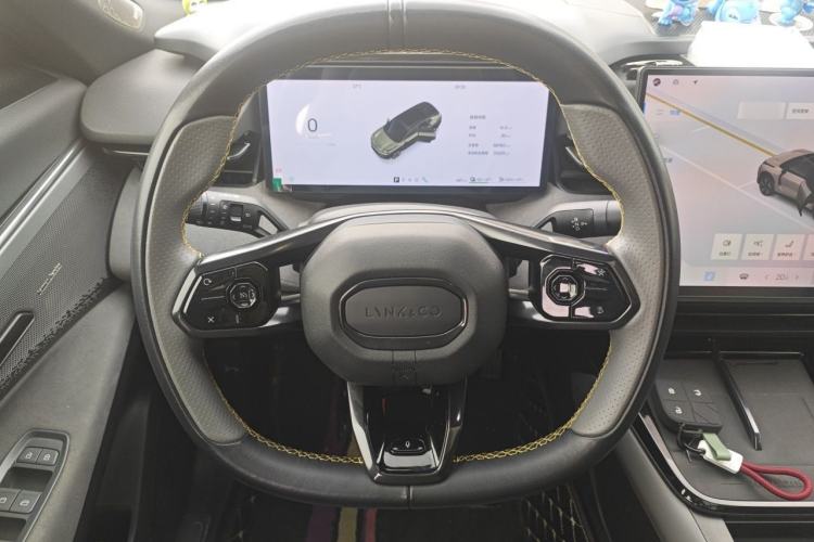 Used Lynk & Co 08 EM-P 2023 120km Long-Range Pro Steering Wheel
