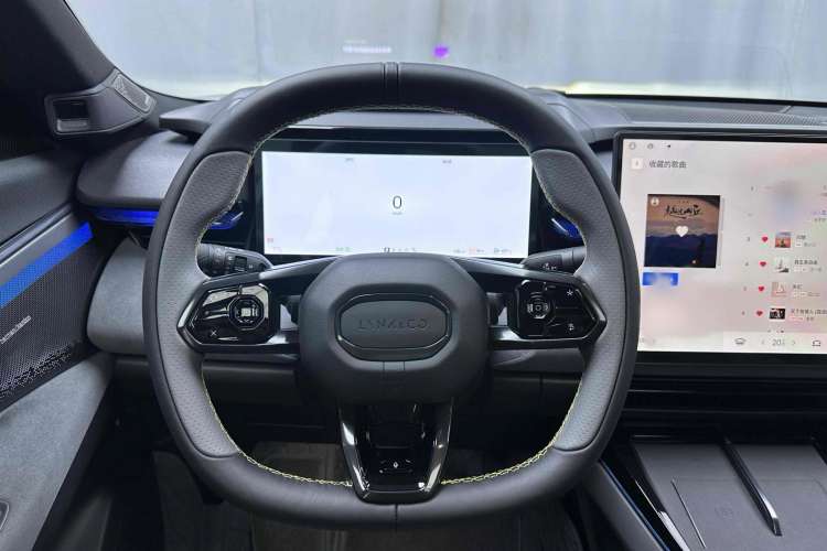 Used Lynk & Co 08 EM-P 2023 120km Long-Range Halo Steering Wheel