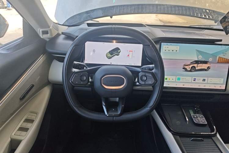 Used Lynk & Co 08 EM-P 2023 220km All-Wheel-Drive Performance Halo Steering Wheel