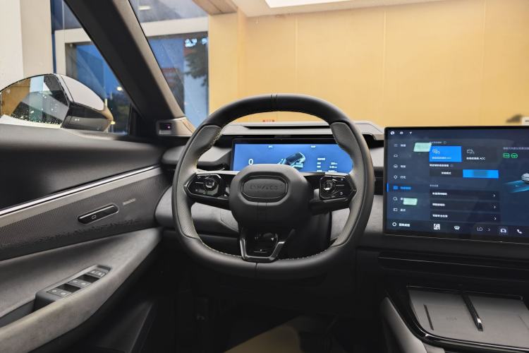 Used Lynk & Co 08 EM-P 2023 120km Long-Range Halo Steering Wheel