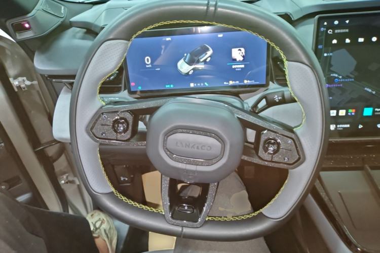 Used Lynk & Co 08 EM-P 2023 120km Long-Range Halo Steering Wheel