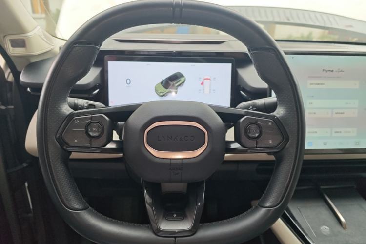 Used Lynk & Co 08 EM-P 2023 220km All-Wheel-Drive Performance Halo Steering Wheel